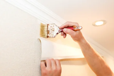 Pose de papier peint à Favières — revêtements muraux et toiles de verre